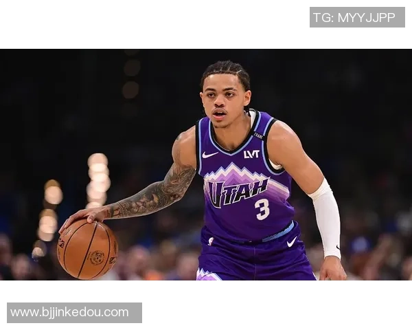 雷霆对阵鹈鹕精彩瞬间乔治全场集锦回顾与分析